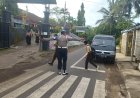 Polsek Sukadana Perkuat Pelayanan Pagi Hari, Pengaturan Lalu Lintas di Depan SMPN 1 Sukadana Jamin Keselamatan Pelajar