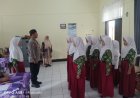 Polei Hadir dalam Pembinaan Generasi Muda, Polsek Panjalu Latih Siswi MIN 1 Ciamis Persiapan Lomba Pramuka